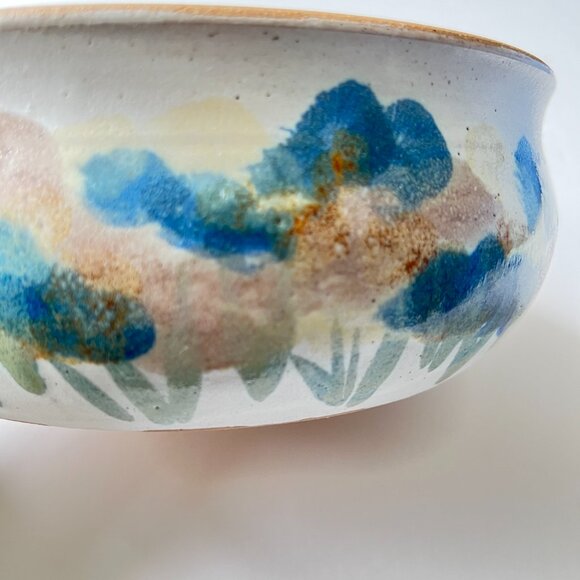 Handmade ceramic bowl with abstract painted flowers - Picture 9 of 10